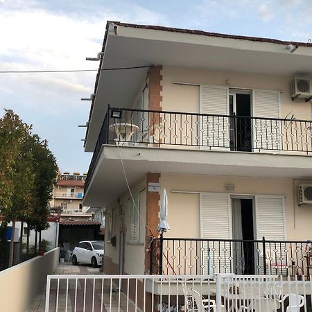 Nikis Rooms Paralía Екстериор снимка