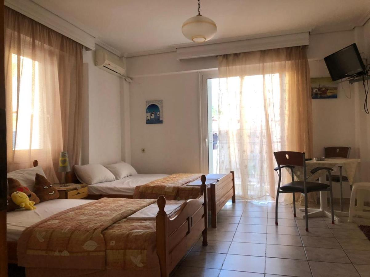 Nikis Rooms Paralía Екстериор снимка