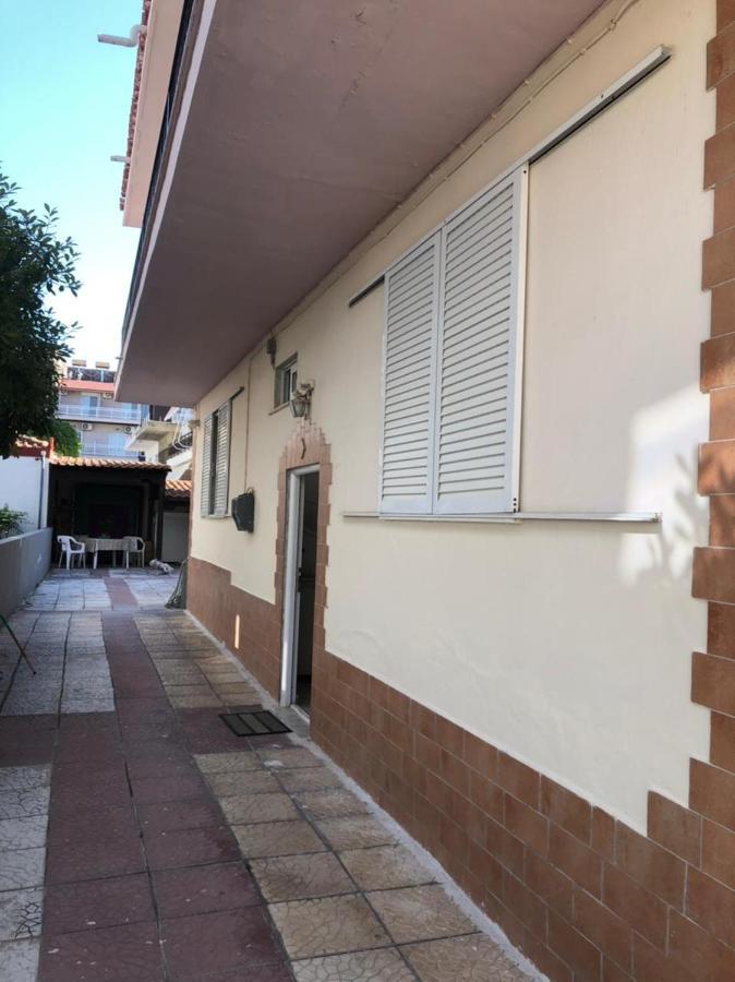 Nikis Rooms Paralía Екстериор снимка