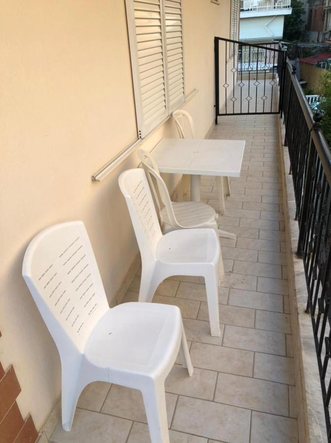 Nikis Rooms Paralía Екстериор снимка