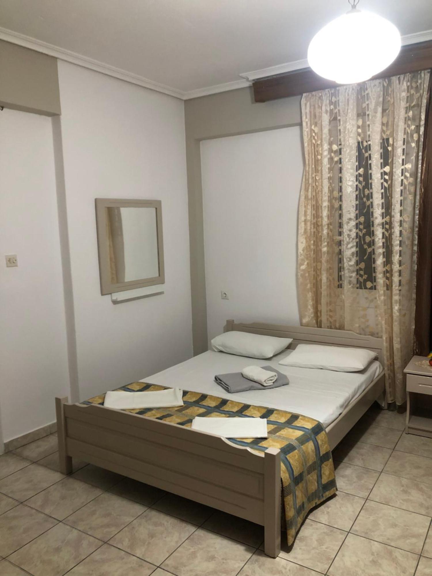 Nikis Rooms Paralía Екстериор снимка
