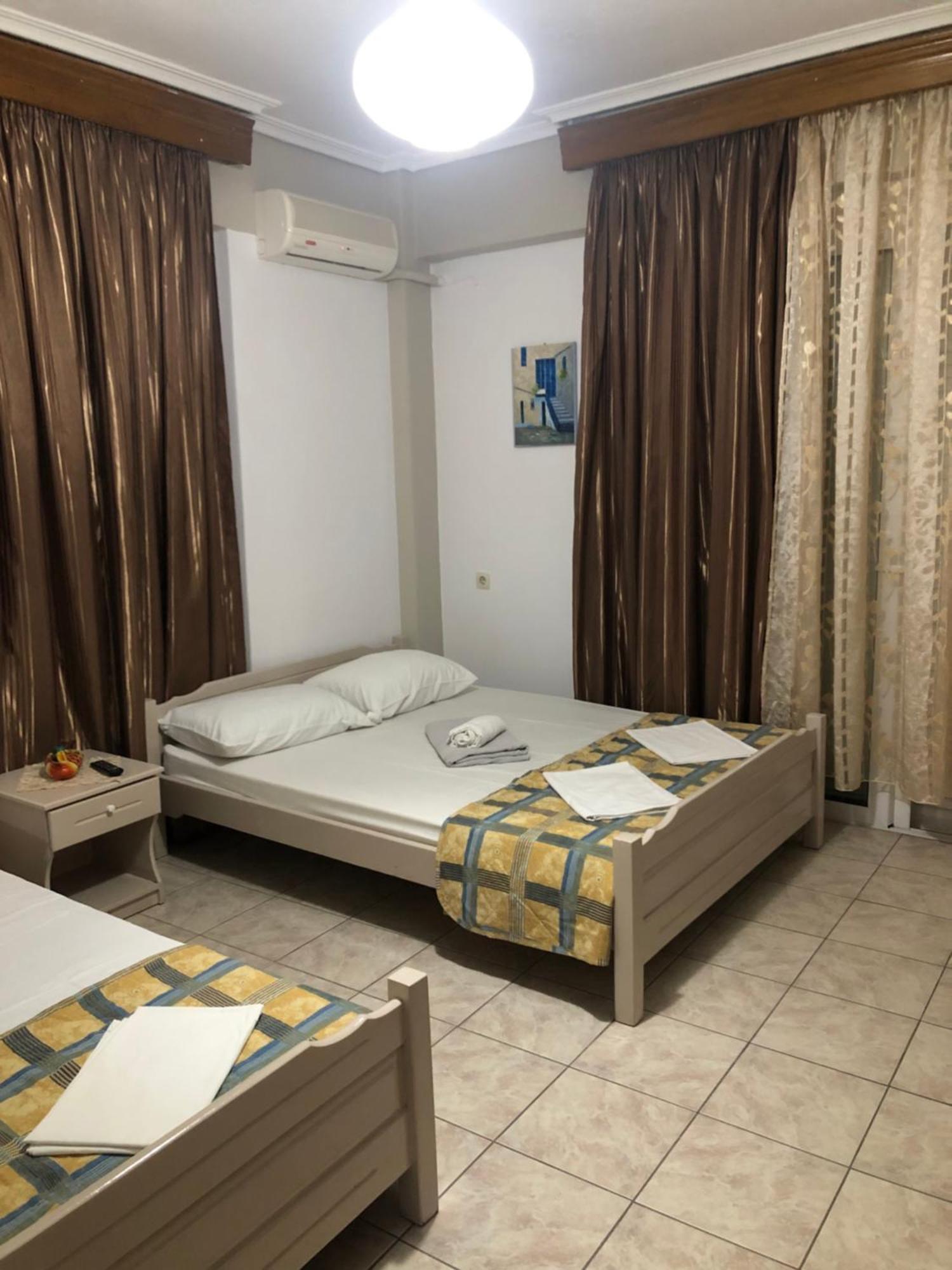 Nikis Rooms Paralía Екстериор снимка
