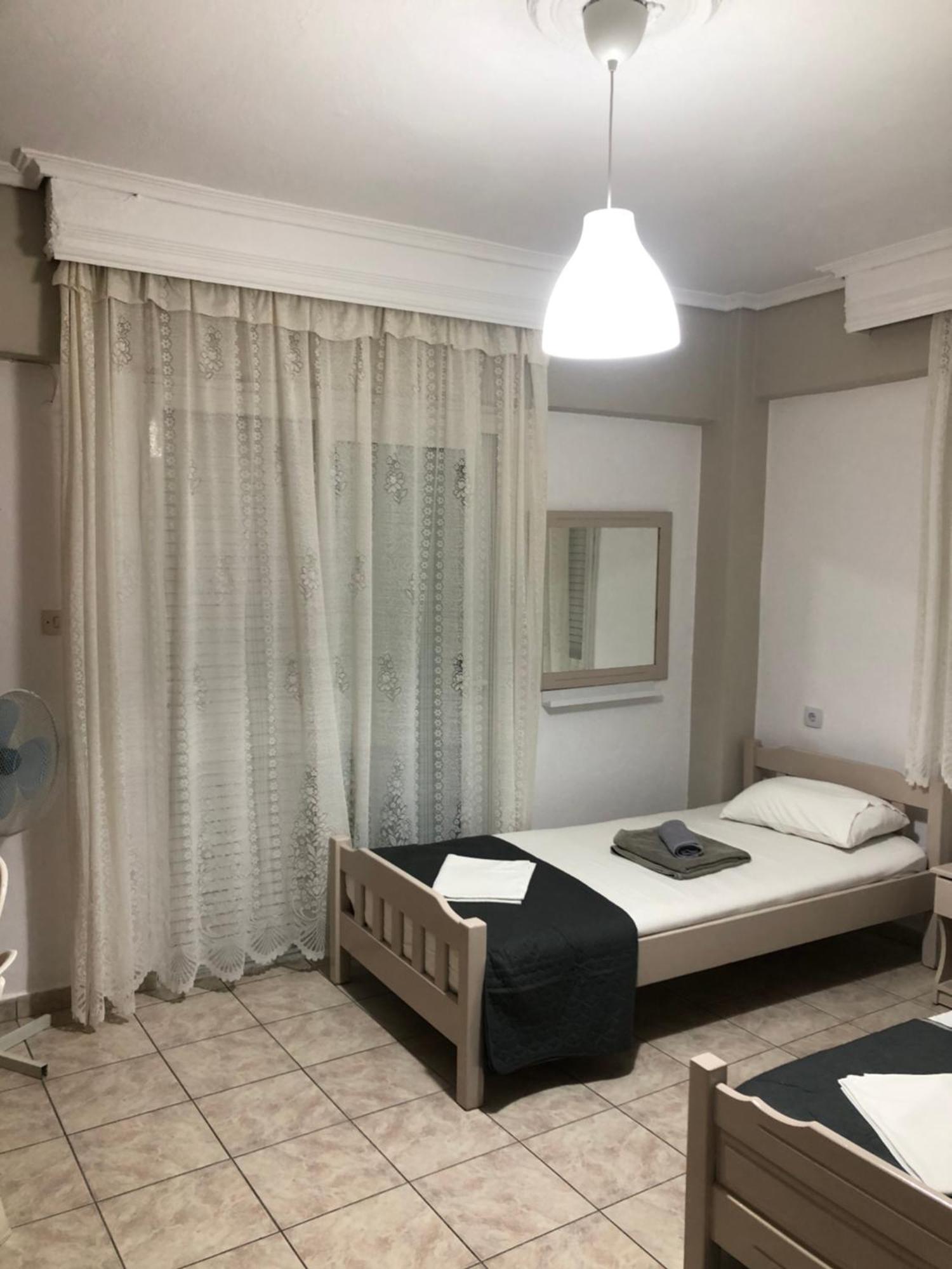 Nikis Rooms Paralía Екстериор снимка